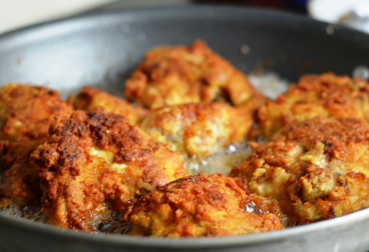 Blue Cheese Fried Chicken is finger lickin' good! - The Spice Kit Recipes (www.thespicekitrecipes.com)