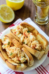 Maine Lobster Roll in a butter lemon sauce and a touch of mayo. The Spice Kit Recipes (www.thespicekitrecipes.com)