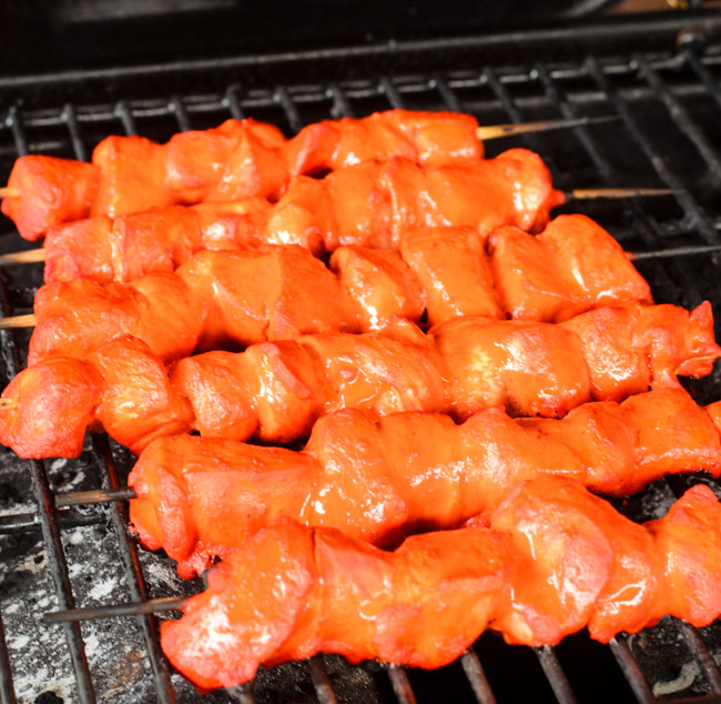Tandoori Sriracha Chicken Skewers is so tasty and simple- The Spice Kit Recipes (www.thespiekitrecipes.com)
